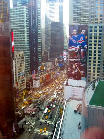 2003-03-21 076 Times Square from Room 2101 (corr)